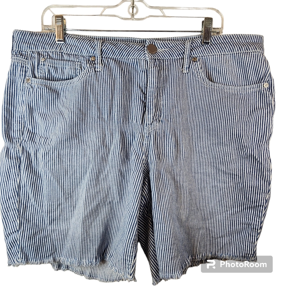 Seven7 Jeans Womens‎ Size 16 Sunset Bermuda Striped Shorts 9" Inseam Frayed Hems